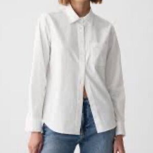 GAP WOMEN'S BUTTON DOWN SHIRT. White, Size XL.